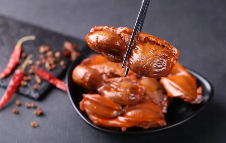 卤味新纪元 良品铺子携手久久丫共建研发中心，打造产业标杆